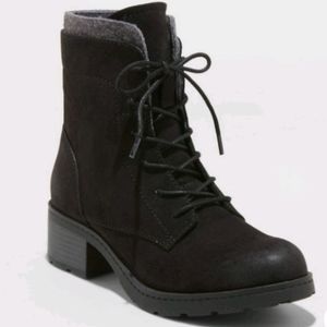 NWT Universal Thread Boots